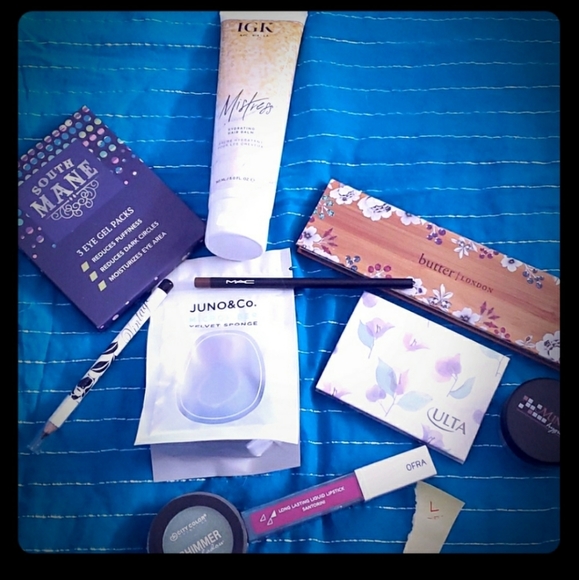 BEAUTY MYSTERY BUNDLE - Picture 6 of 8